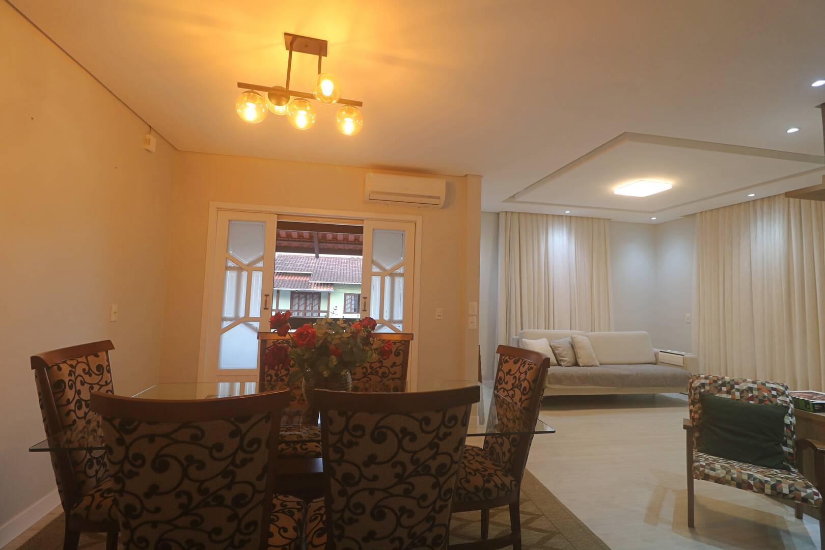 Casa, 3 quartos, 189 m² - Foto 1